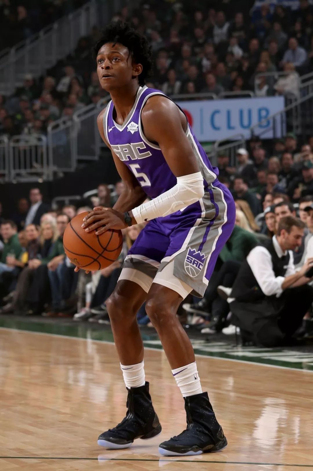 王哲林领衔 王哲林领衔