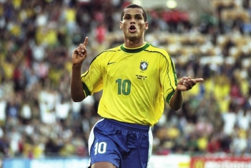 中国小伙开 中国小伙开